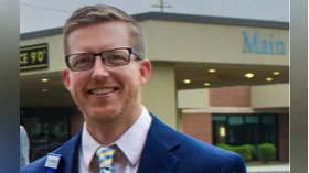 Hospitals honor staff for long-term service commitment