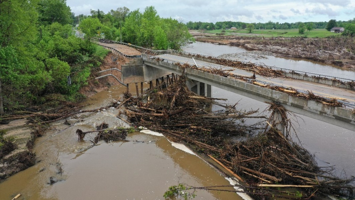 Buttigieg says  million grant for Mid-Michigan infrastructure will help ‘build more sustainable’ roads