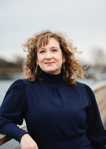 Arts In Reach welcomes Jennifer Minicucci as Executive Director