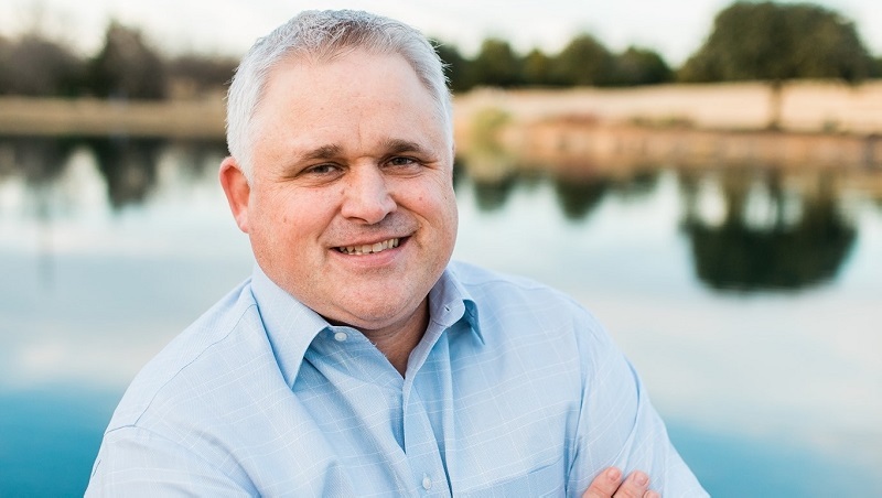 Slaton signs ‘Big Family Pledge,’ vows to ‘defend families at all costs’ Slaton signs ‘Big Family Pledge,’ vows to ‘defend families at all costs’