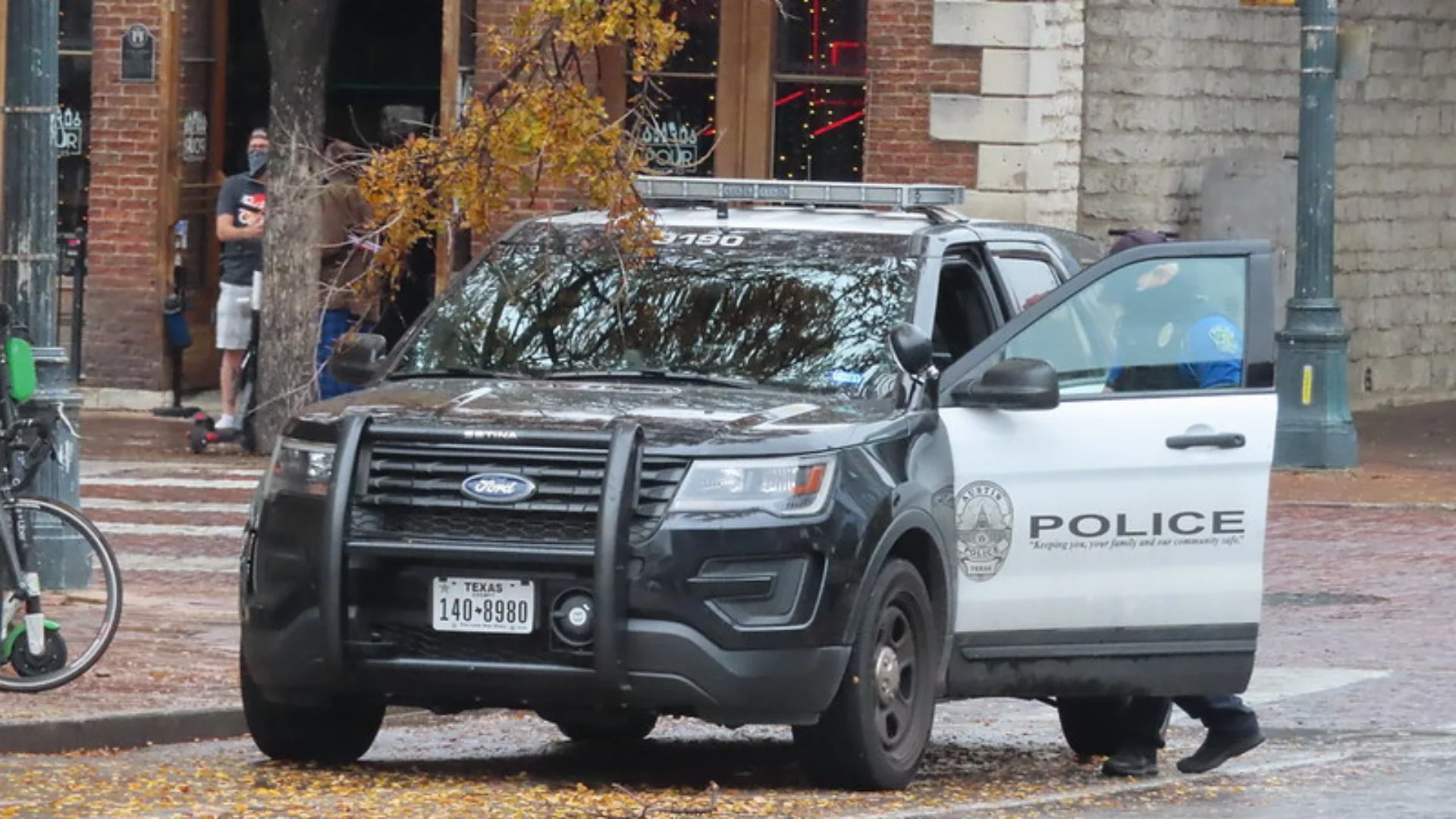 Austin police investigate city’s 37th fatal crash of the year Austin police investigate city’s 37th fatal crash of the year