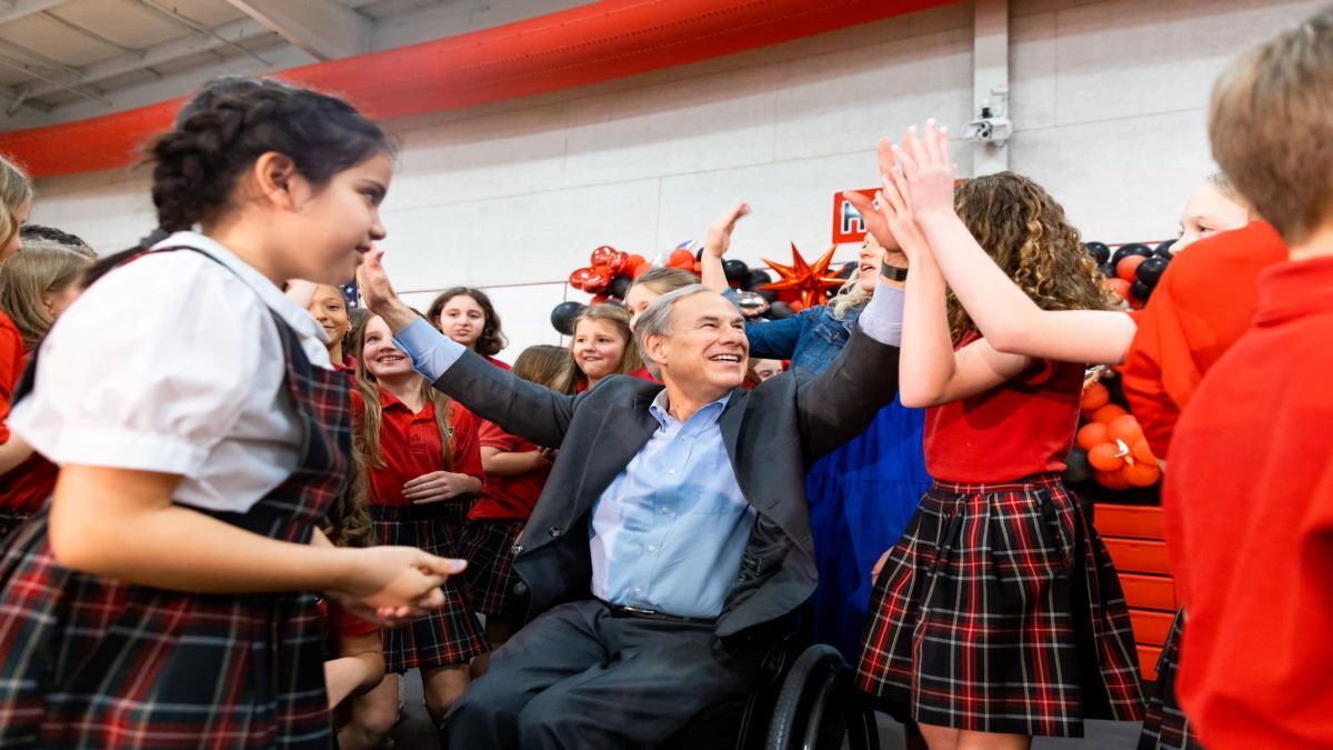 Abbott shows his support of education savings: ‘We must ensure that our education system works for every child’