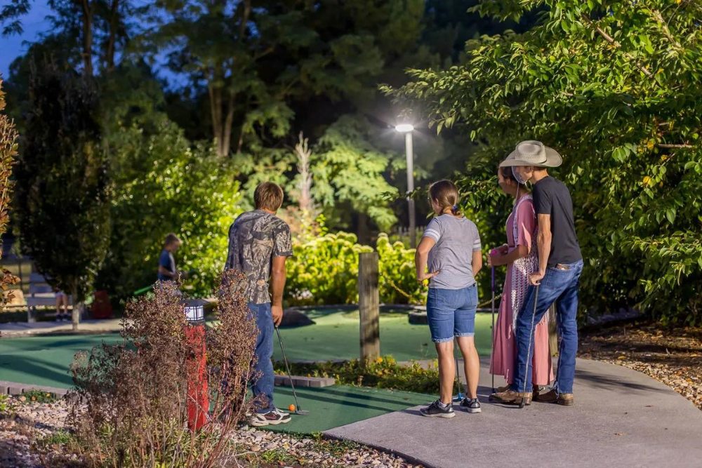 Sandy Bottom Mini-Golf