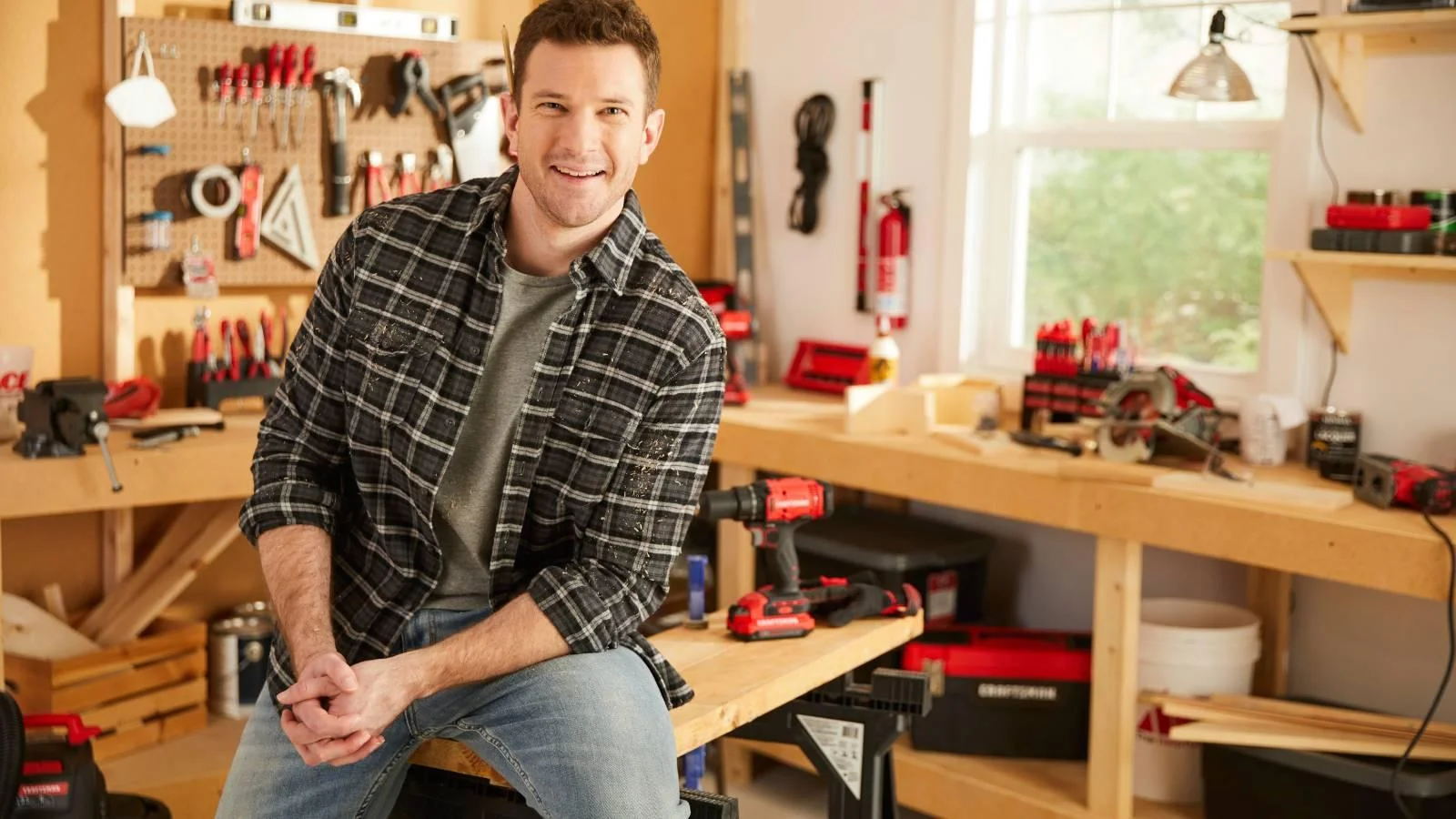 What power tools to buy this holiday season at participating Los Angeles County Ace Hardware stores?