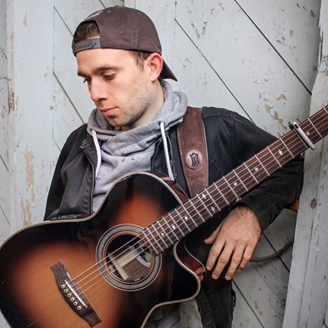 Tommy Emmanuel with special guest Gareth Pearson