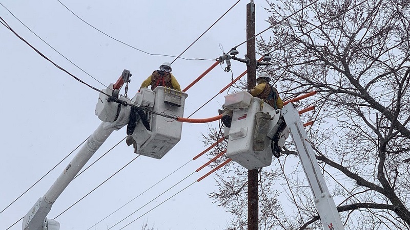 Energy watchdog says electricity provider’s profits are ‘costing Texans billions’