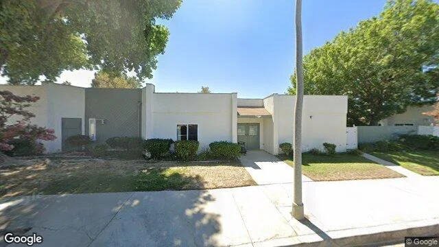 10610 Owensmouth, Los Angeles, CA 91311