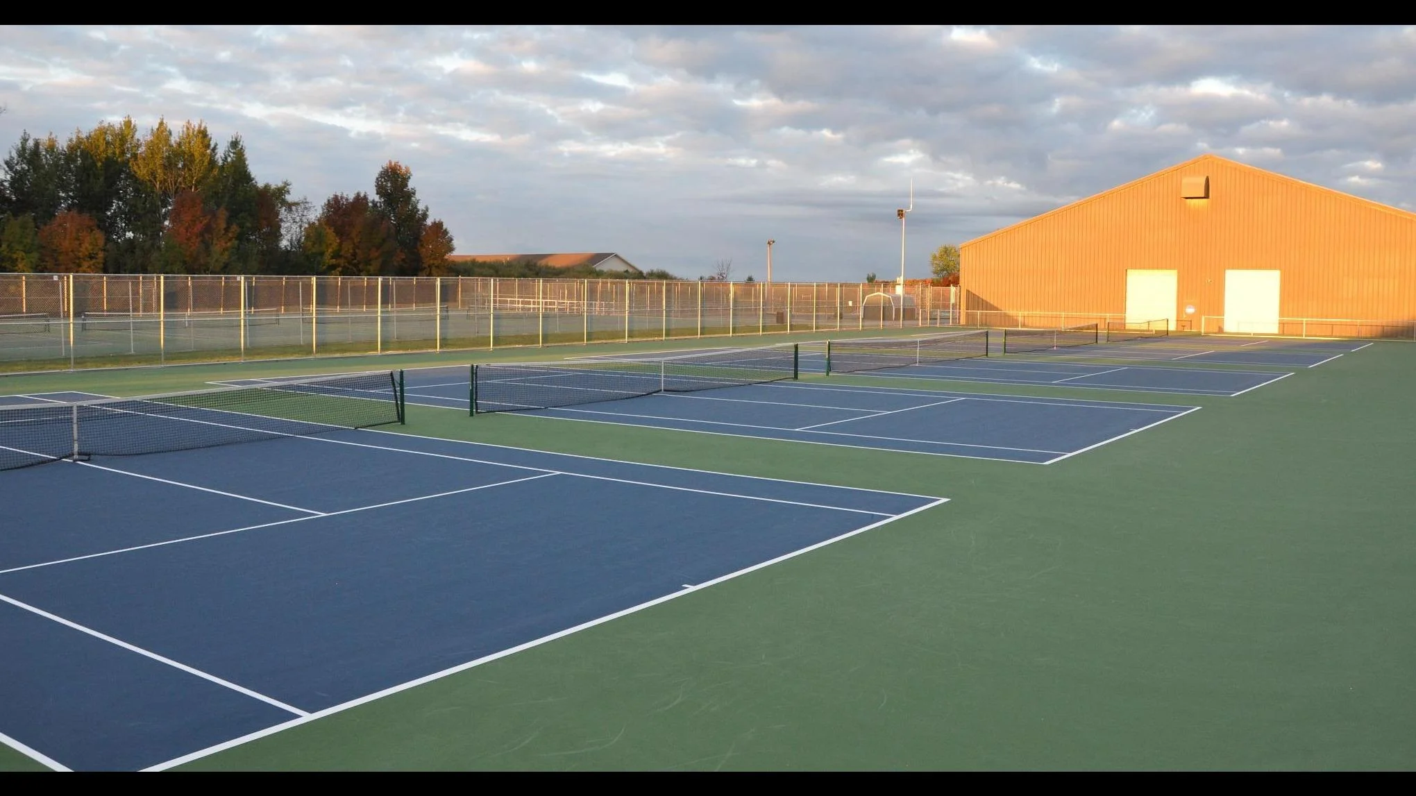 Ferris State tennis teams split home matches against Findlay