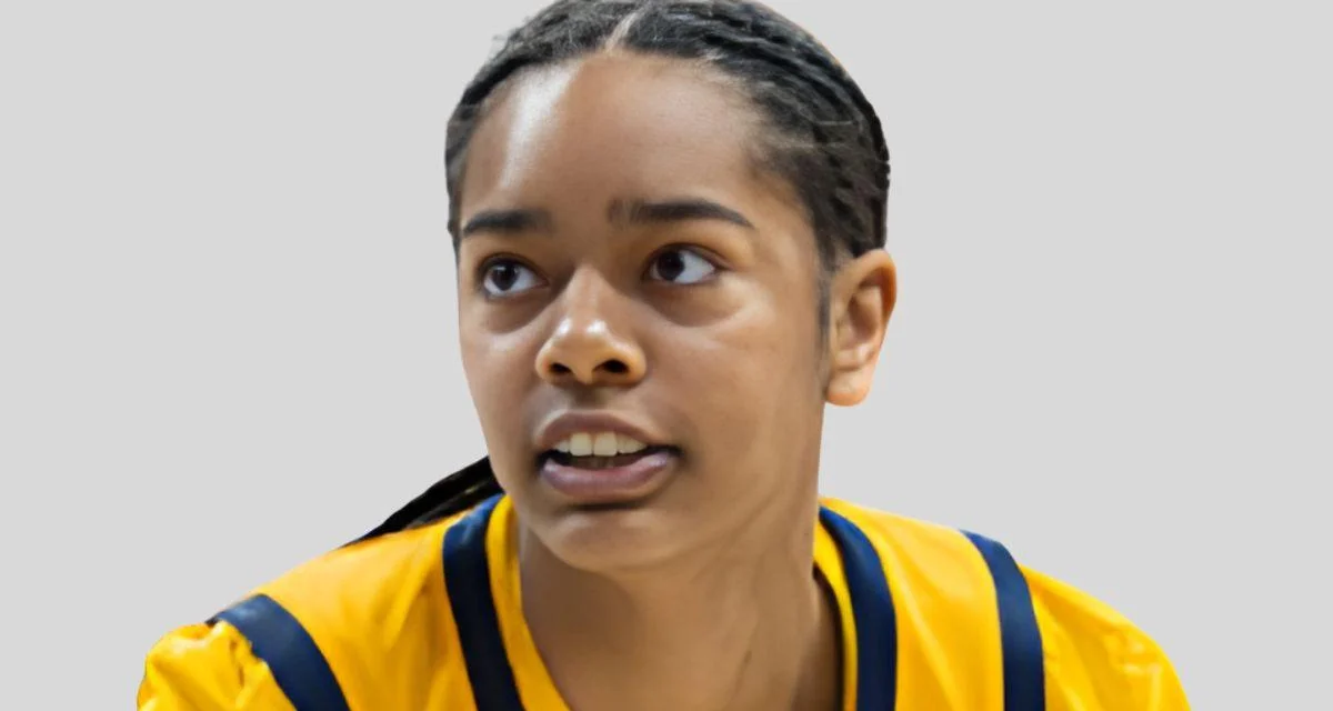 Grace McCallop signs with Arkansas women’s basketball team