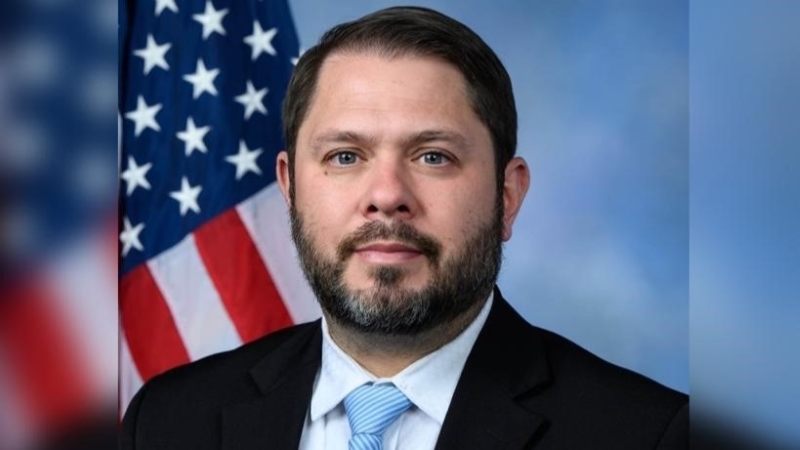 Rep. Gallego votes to count illegal aliens towards seats in Congress