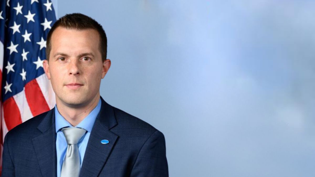 U.S. Rep. Golden votes to pass bipartisan resolution condemning ‘Border Czar’ Kamala Harris