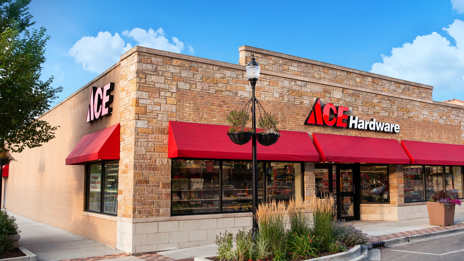 Vegas Valley Ace Hardware celebrating its anniversary Friday through Sunday