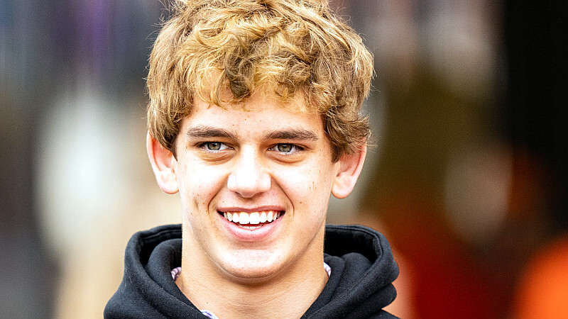 Top prospect Manning commits to Texas: ‘He’s incredibly mature’ Top prospect Manning commits to Texas: ‘He’s incredibly mature’