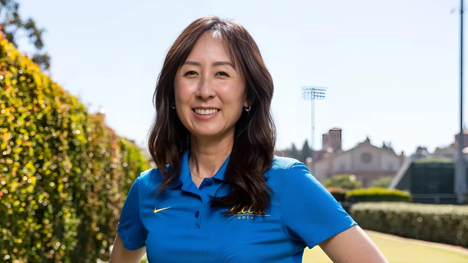 Alicia Um Holmes, Head Coach