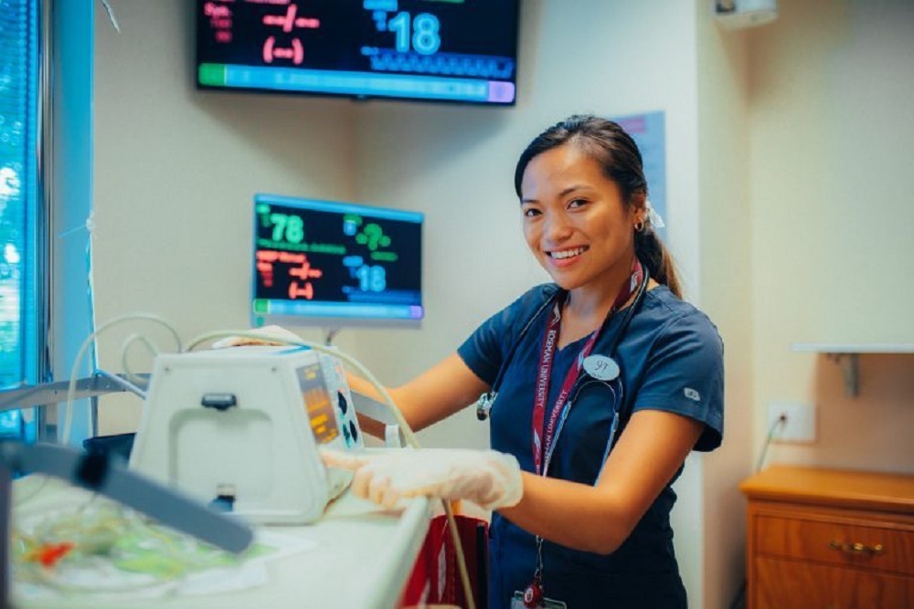 Roseman University College of Nursing Adds 9-month RN to BSN Program