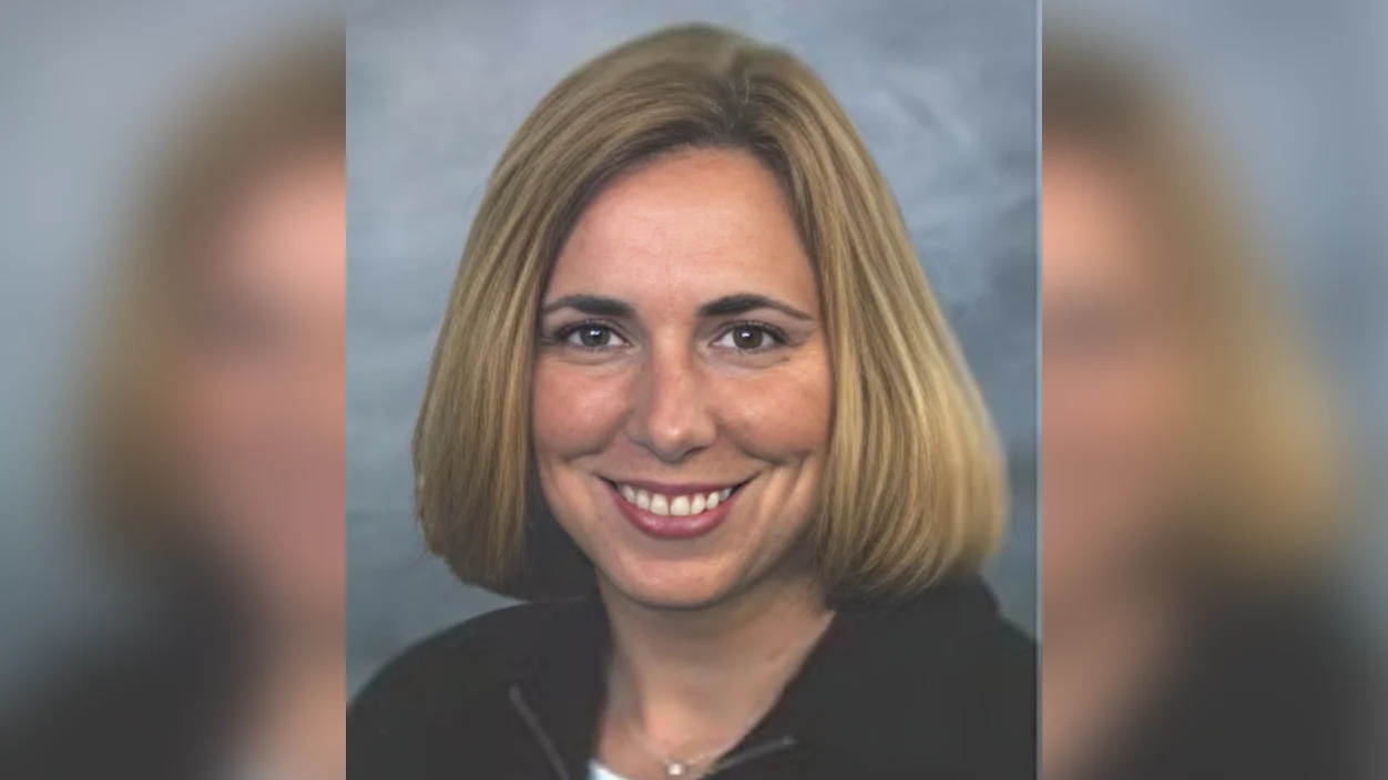 Jennifer Harnett %2793 Head Coach - TCNJ Athletics