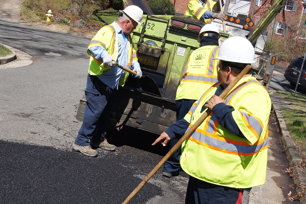 Alexandria Prepares for Spring: Gateway Cleaning, Pothole Patrol, Street Sweeping and Mulch Pickup, Delivery