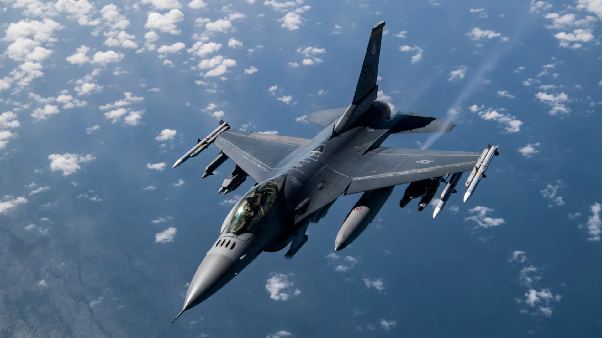 Lockheed Martin F-16 Fighting Falcon Lockheed Martin F-16 Fighting Falcon