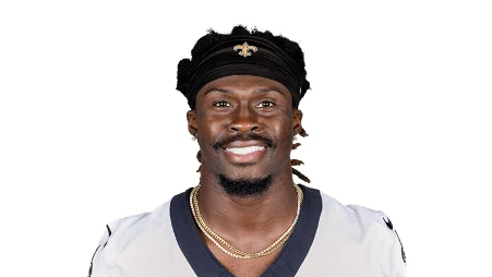 Who from Mid Massachusetts area’s former high school athletes will participate in games on Sunday, Dec. 14?