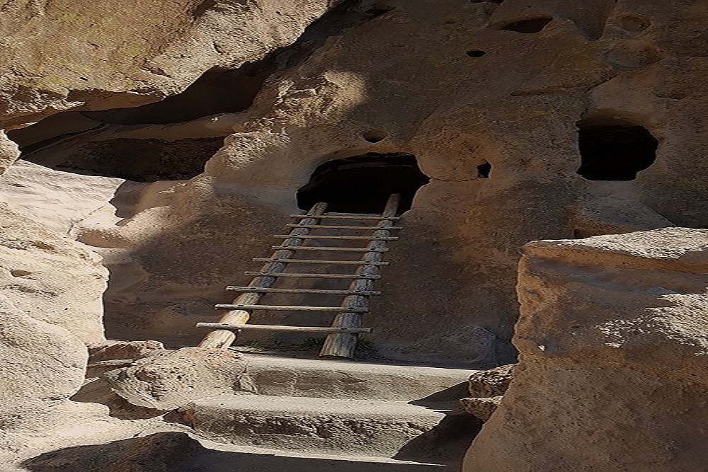 Bandelier Visitor Center, Park Store and Cafe in Frijoles Canyon Are Open!