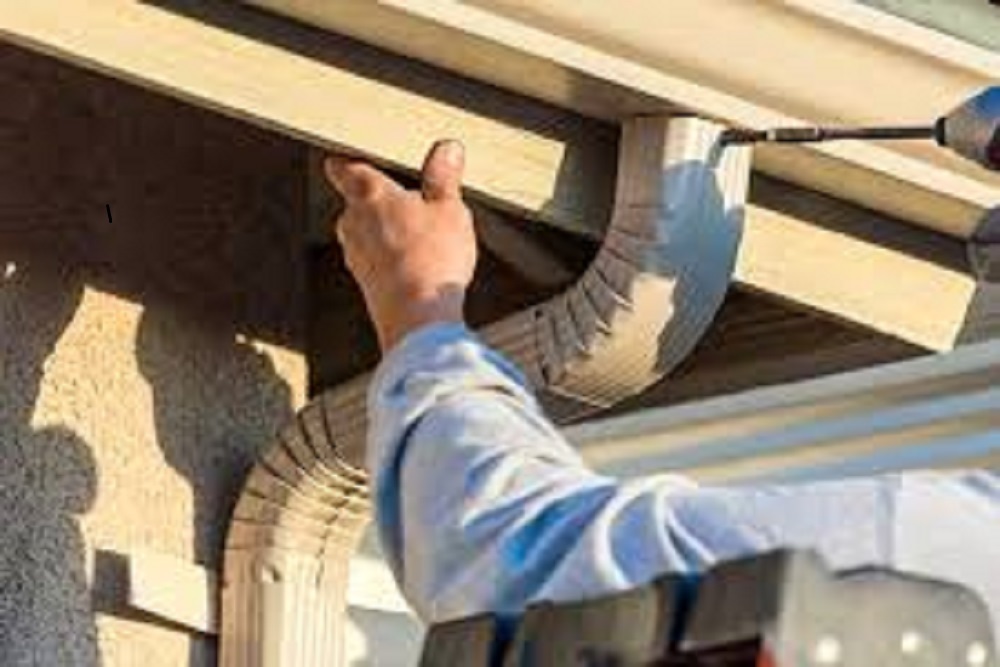 TOWN OF PINEVILLE: Accepting Bids for Roofing & Gutters