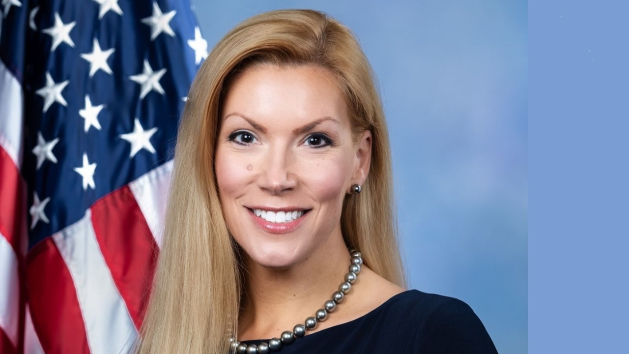 Beth Van Duyne discusses Trump, Dallas Stars, and local economy on Twitter