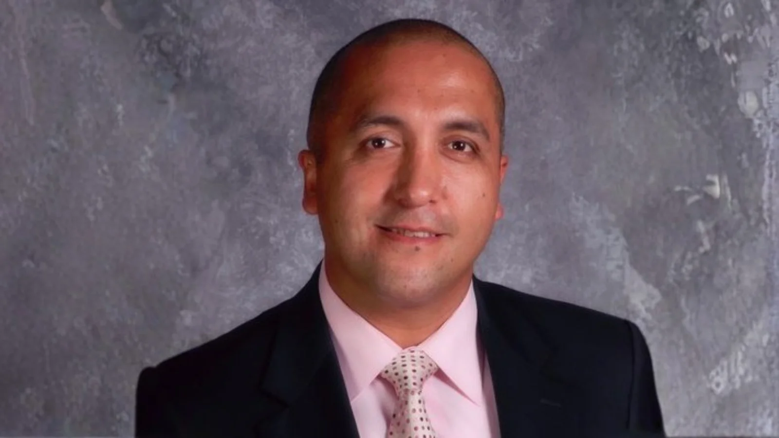 Luis Correa, Superintendent