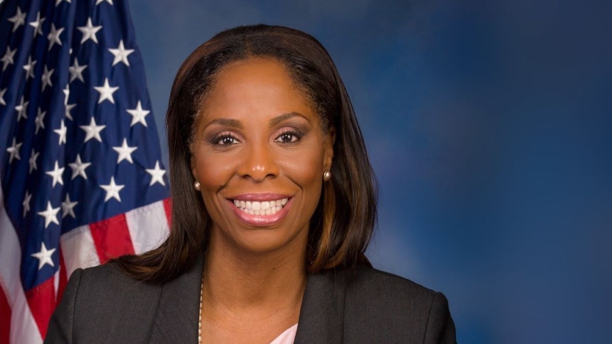 Reports allege Rep. Stacey Plaskett texted Jeffrey Epstein during Michael Cohen’s congressional testimony