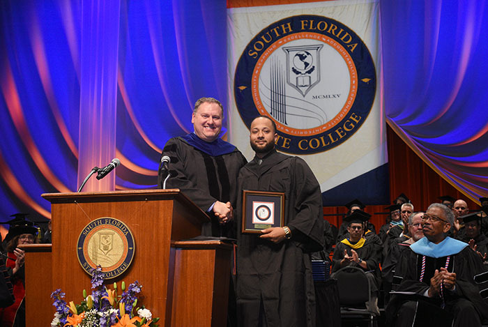 Fall Commencement Celebrates Academic Accomplishment Fall Commencement Celebrates Academic Accomplishment