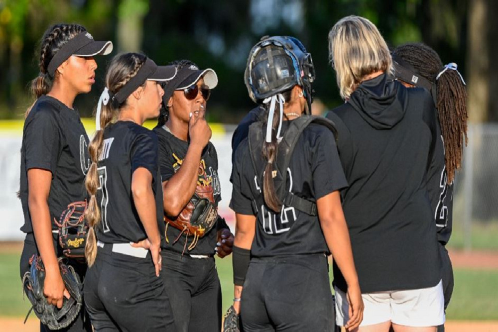 Solo Homers Take Down Wildcats in DeLand