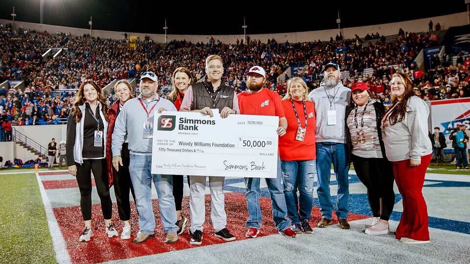 SIMMONS FIRST NATIONAL BANK: Simmons Bank donates ,000 toWoody Williams Foundation