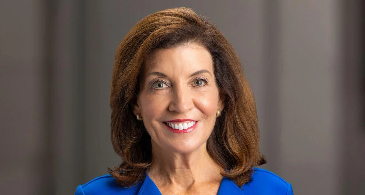 Kathy Hochul, Governo