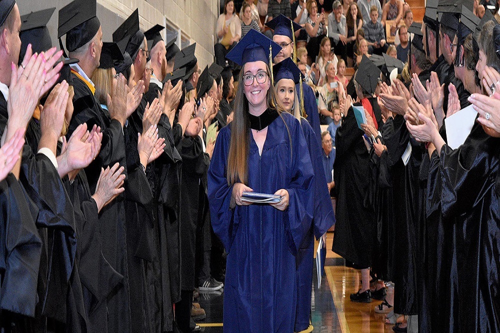 NICC commencement speakers share their stories of overcoming adversity in life and career