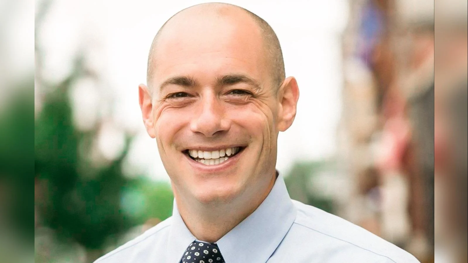 Greg Landsman marks Labor Day and supports UAW picket line on social media