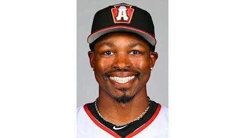 Patrick Hilson takes the field as Altoona Curve secure 8-3 win over New Hampshire on June 4