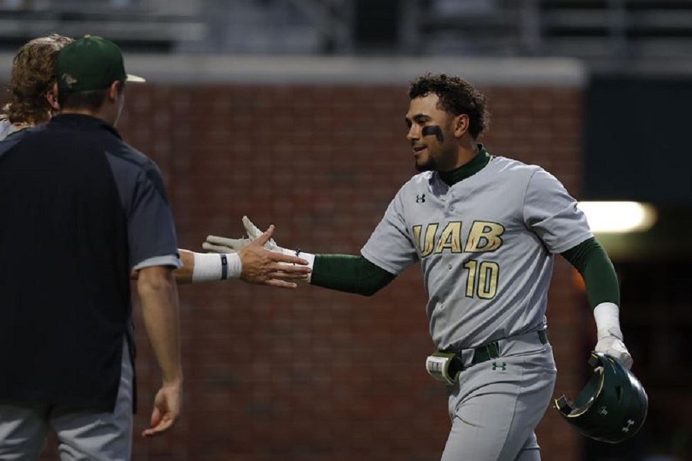 UAB Completes Season Sweep of Alabama With 7-6 Win in Tuscaloosa UAB Completes Season Sweep of Alabama With 7-6 Win in Tuscaloosa