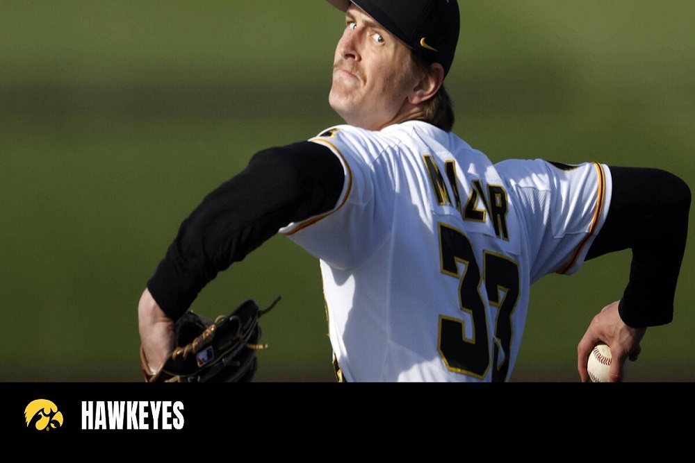 Mazur, Hawkeyes Shutout Spartans, 5-0