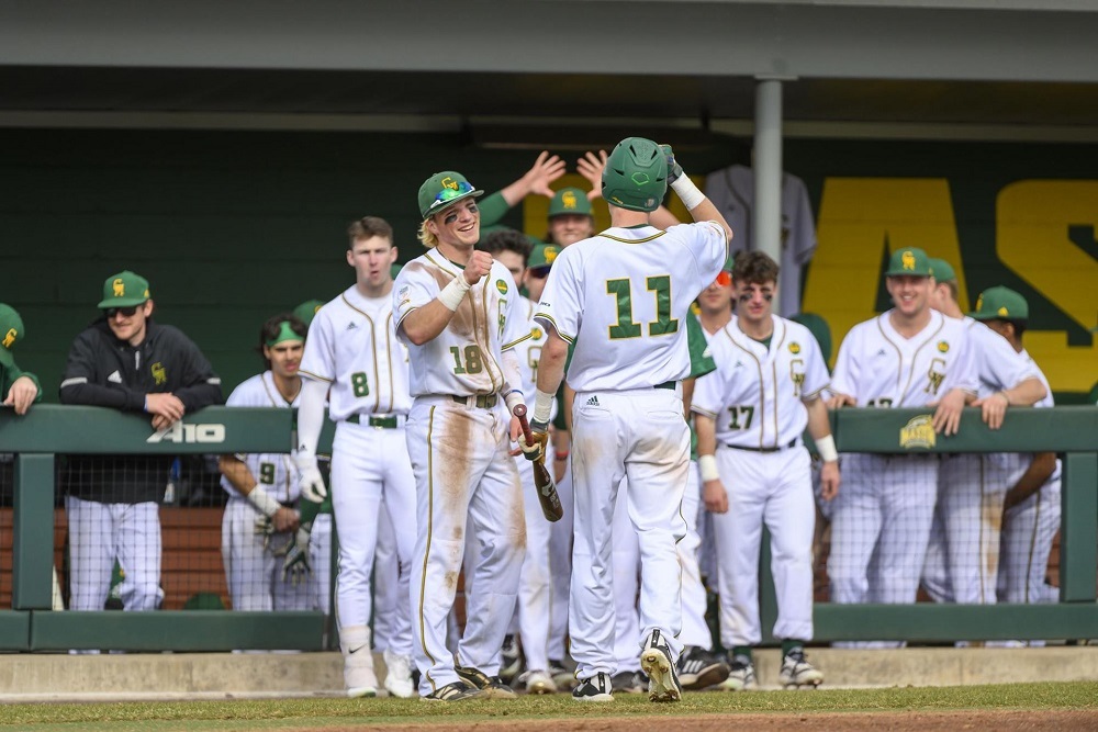 Patriots Split Doubleheader With Quinnipiac Patriots Split Doubleheader With Quinnipiac