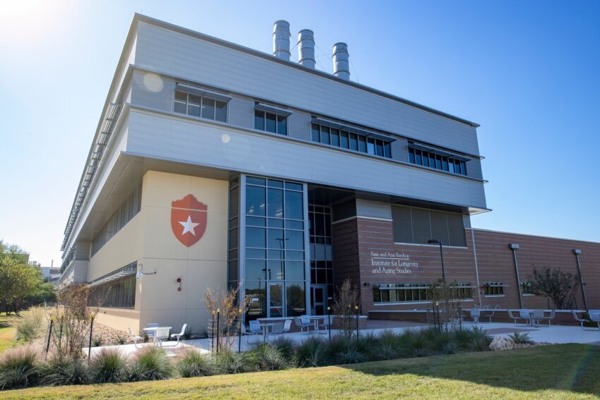 Barshop Institute’s Palavicini attracts early scientist award Barshop Institute’s Palavicini attracts early scientist award