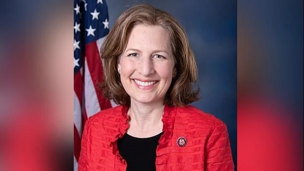 Kim Schrier addresses district priorities amid political challenges Kim Schrier addresses district priorities amid political challenges