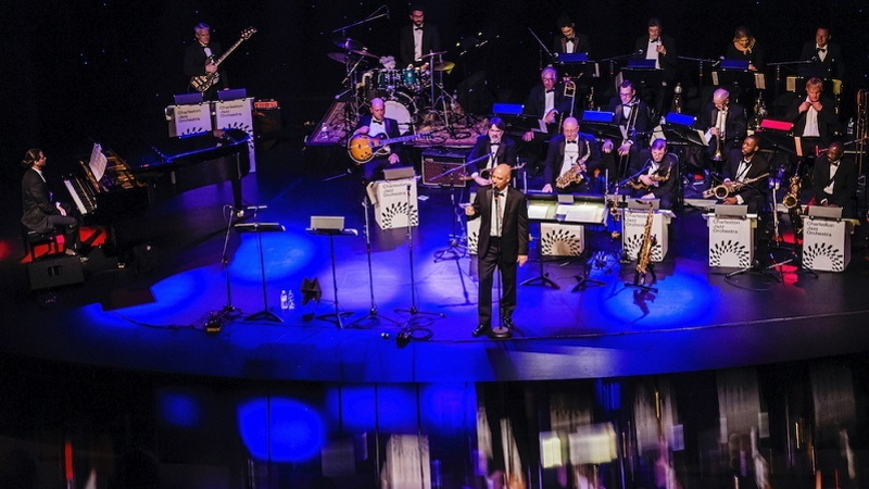 Cuesta Community College host Charlie Shoemake with Cuesta Jazz on April 8