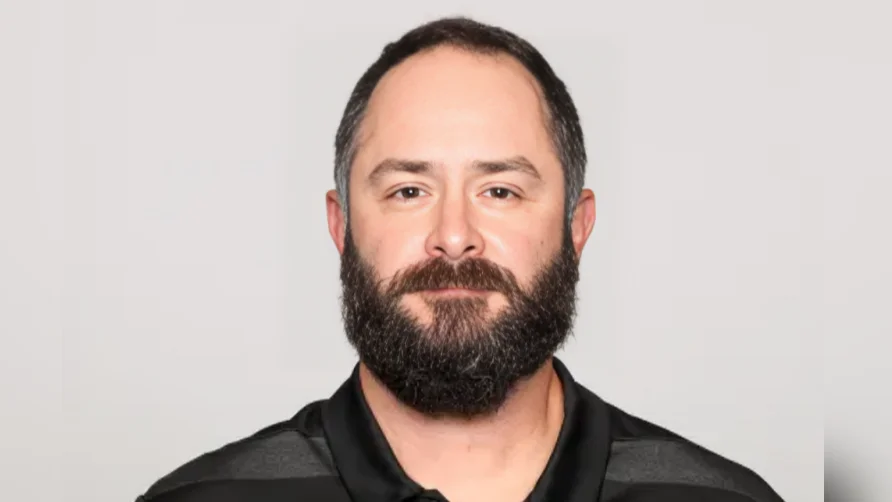 Falcons trade up for James Pearce Jr., boosting defensive lineup Falcons trade up for James Pearce Jr., boosting defensive lineup