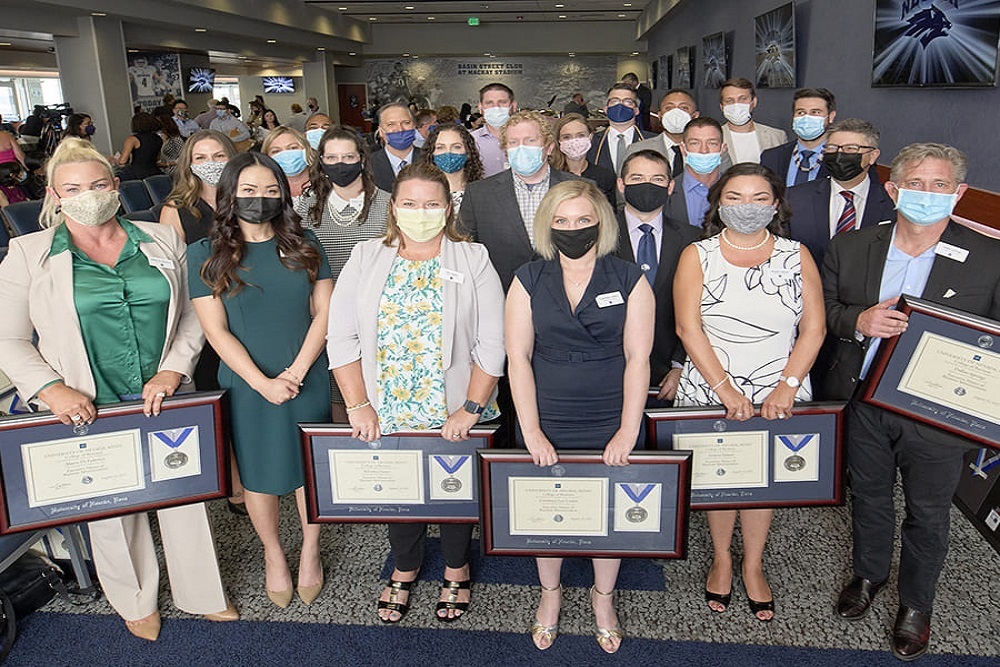 Online Executive MBA program graduates 35 students in ninth cohort