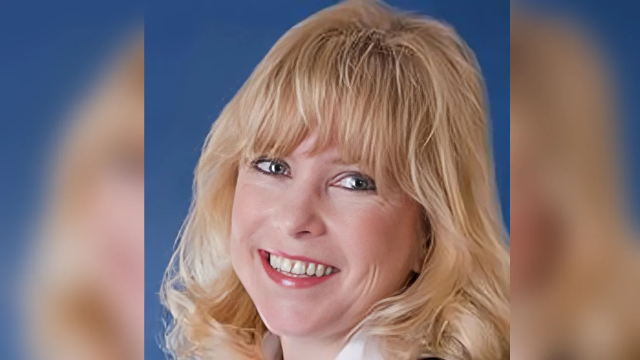 Debbie Neuberger SVP, Customer Care - realtors.com Debbie Neuberger SVP, Customer Care - realtors.com