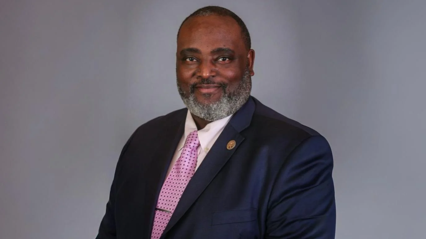 Rep. Darnell T. Brewer votes yea on HB292, defense industry economic development measure