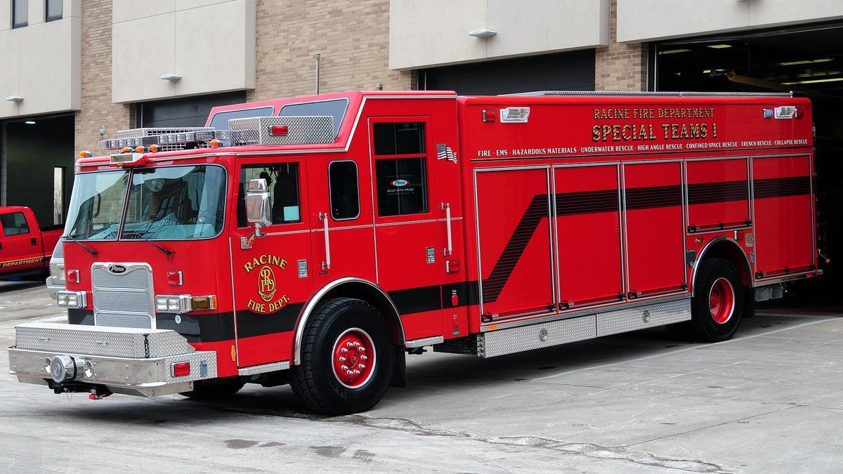Billy’s Posse, Racine FD, others help rescue dog stuck in storm drain Billy’s Posse, Racine FD, others help rescue dog stuck in storm drain