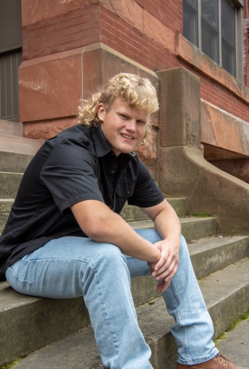 Senior Avery Cotton 2023 recipient of the Clare County Habitat for Humanity Scholarship