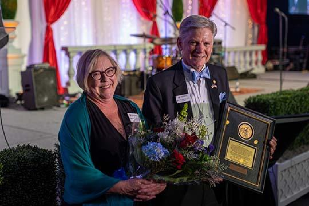 Saint Martin’s President Roy and Kathleen Heynderickx Establish the Diversity, Equity and Inclusion (DEI) Fund with Starting Gift of 0,000 from Donors Saint Martin’s President Roy and Kathleen Heynderickx Establish the Diversity, Equity and Inclusion (DEI) Fund with Starting Gift of 0,000 from Donors