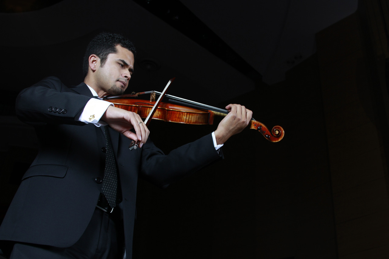 NSB library hosts viola concert