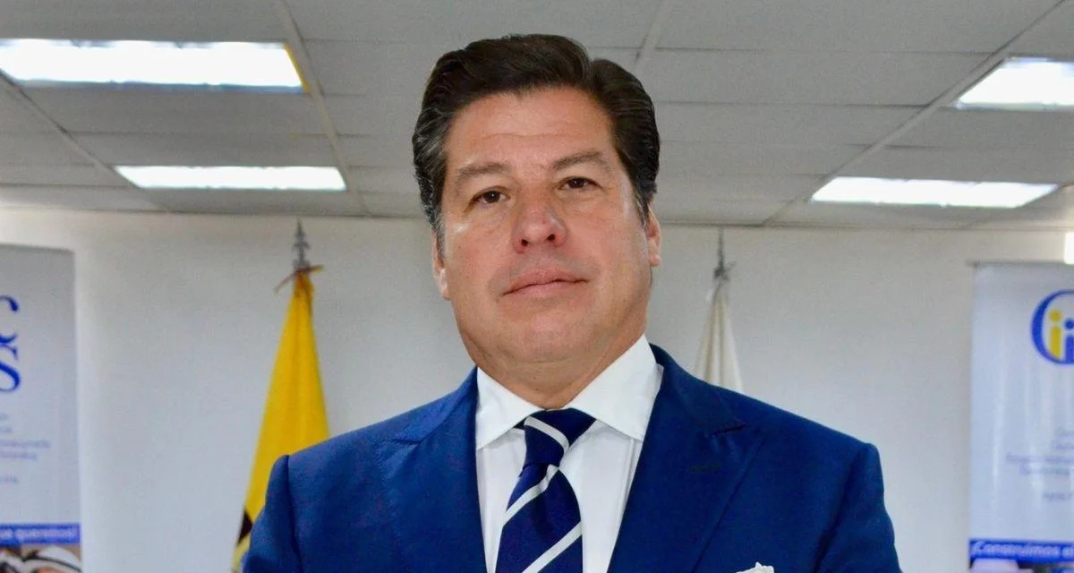 Luis Cabezas-Klaere, Superintendent at Superintendencia de Compañías, Valores y Seguros